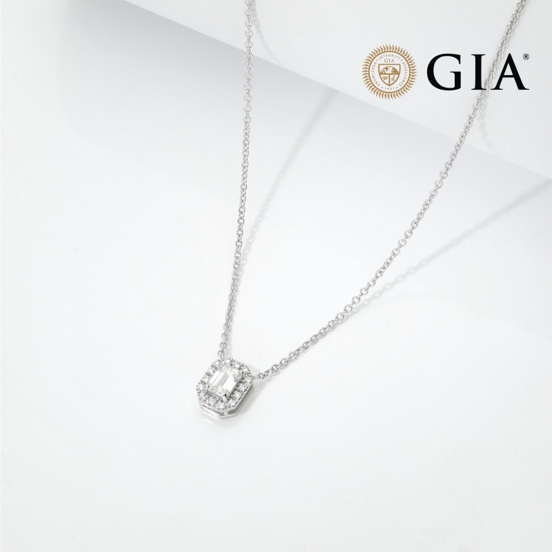 Halo necklace with diamond emerald cut 0.50ct GIA in white gold 18k