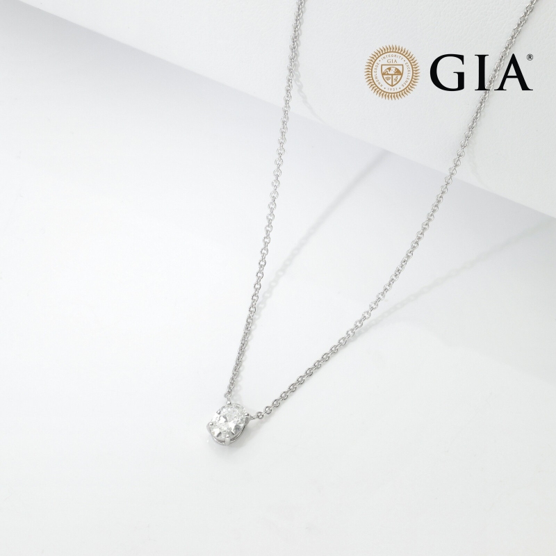 Necklace with diamond oval cut 0.50ct GIA in white gold 18k