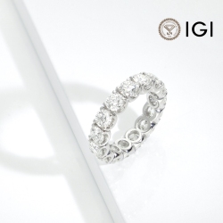 18k white gold eternity ring with IGI certified diamonds F VS