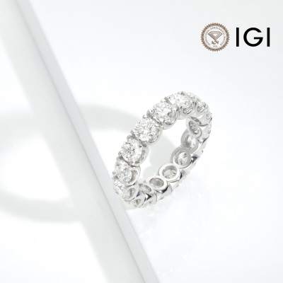 18k white gold eternity ring with IGI certified diamonds F VS