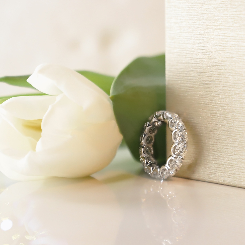 750 white gold eternity ring with IGI certified diamonds F VS