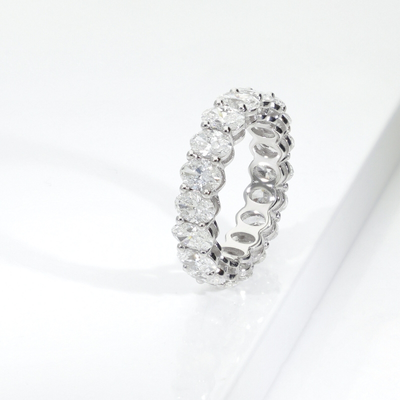 750 white gold eternity ring with diamonds F VS