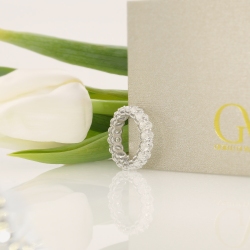 750 white gold eternity ring with diamonds F VS 2