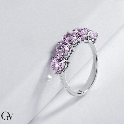 White gold 18k ring with pink sapphire heart cut 