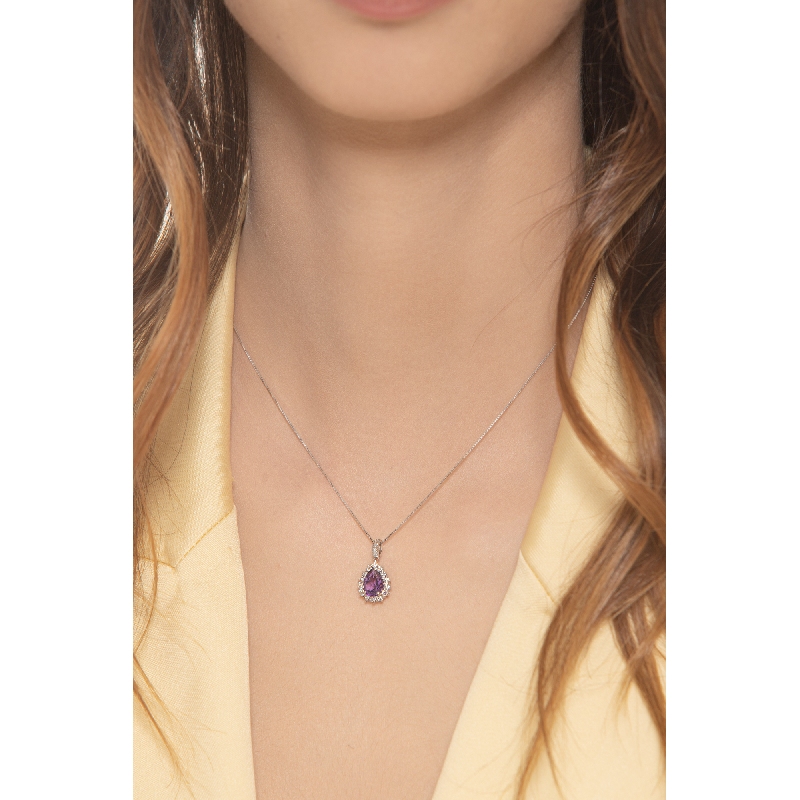 Necklace in white gold 18k with amethyst and diamonds 