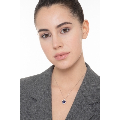 Necklace in white gold 18k with heart blue sapphire pendant and diamonds