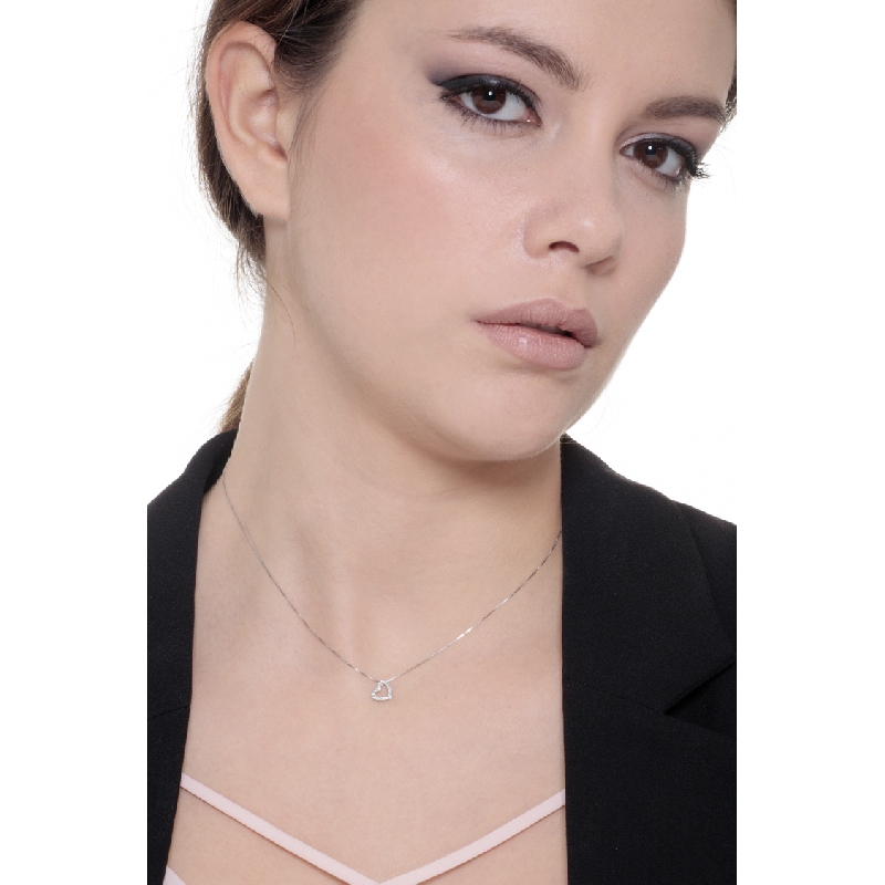Inclined heart pendant with round cut diamonds in white gold 18k Inclined heart pendant with round cut diamonds in white gold 18k