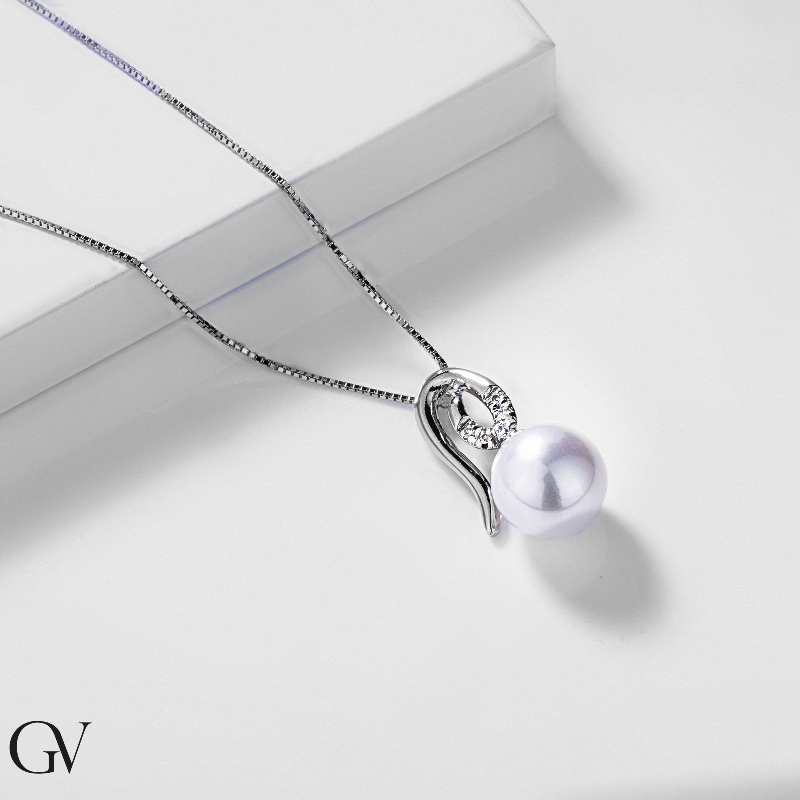 Necklace in white gold 18k with pearl and diamonds Necklace in white gold 18k with pearl and diamonds