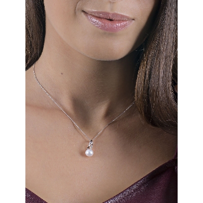 Necklace in white gold 18k with pearl and diamonds