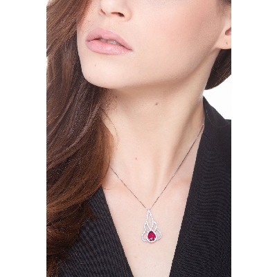 Fancy pendant in 18k white gold with ruby and diamonds