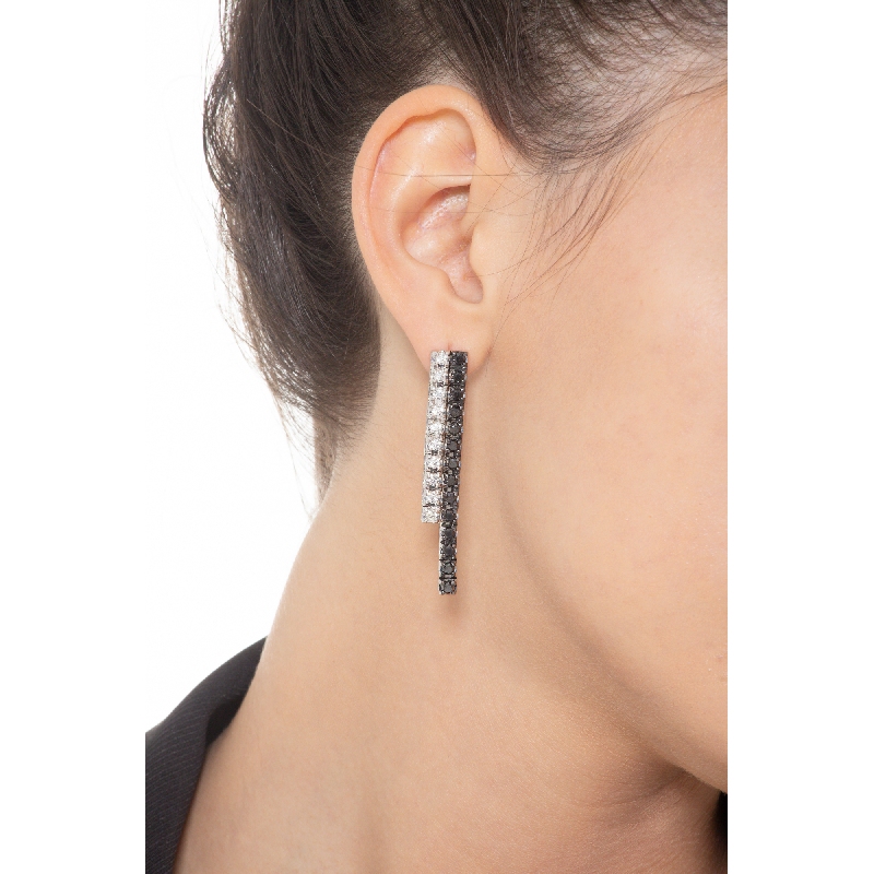 Tennis earrings in white gold 18k with black and white diamonds Tennis earrings in white gold 18k with black and white diamonds