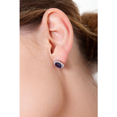 Halo stud earrings with blue sapphires and diamonds in white gold 18k