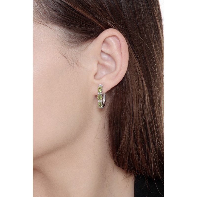 White gold 18k hoop earrings with diamonds and peridots