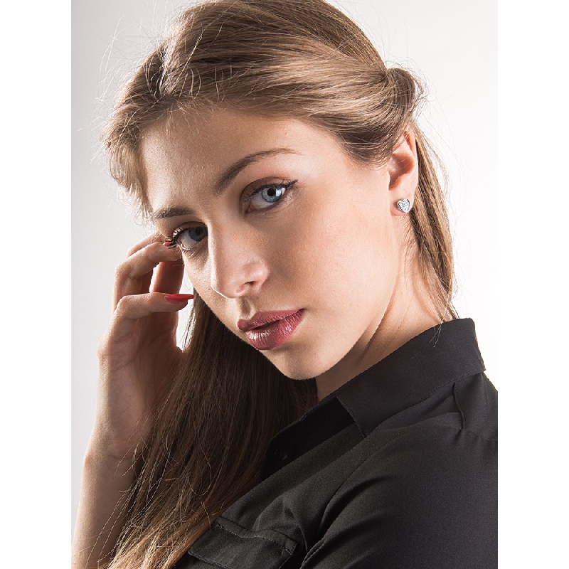 Heart earrings with diamond pavè in 18k white gold