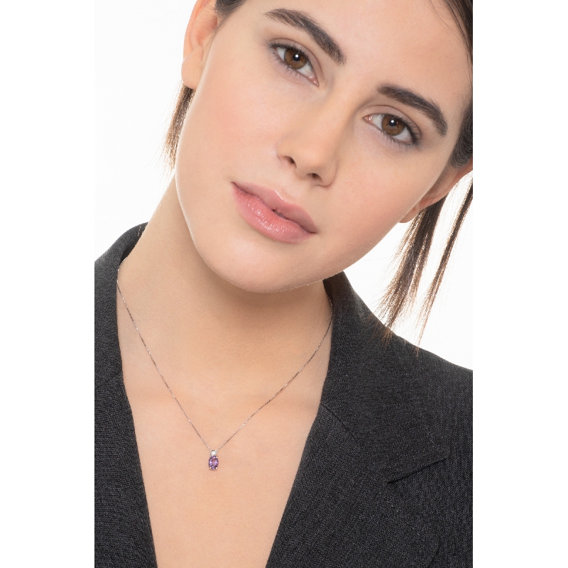 Necklace in white gold 750 with amethyst and diamonds Necklace in white gold 750 with amethyst and diamonds