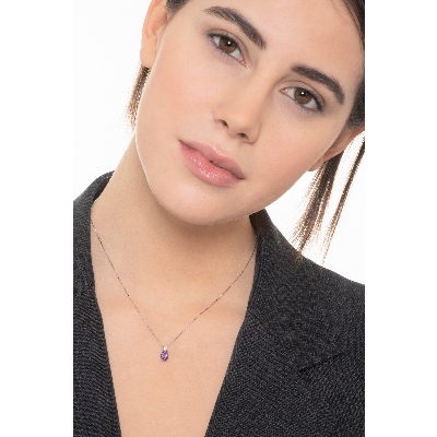 Necklace in white gold 750 with amethyst and diamonds