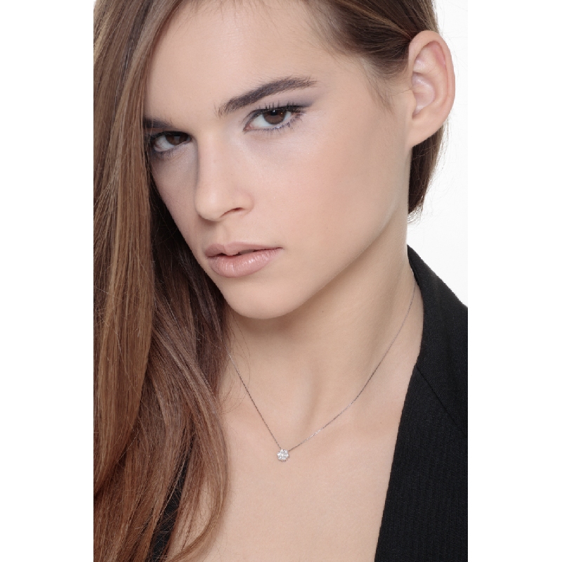 Necklace in 18k white gold with diamond solitaire illusion pendant