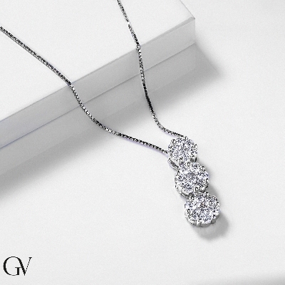 18k white gold necklace with 3 diamond flowers 