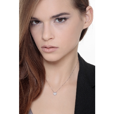 18k white gold small heart pendant with diamonds 