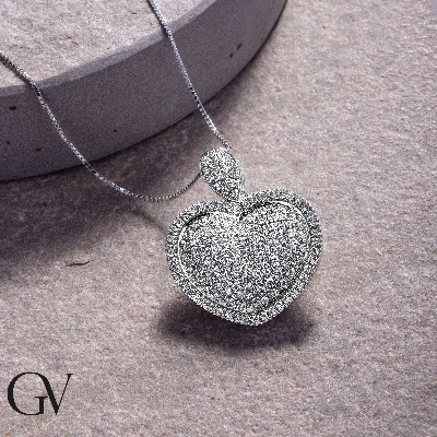 White gold 18k necklace with heart pendant with diamonds pavé