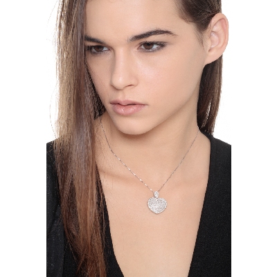 White gold 18k necklace with heart pendant with diamonds pavé