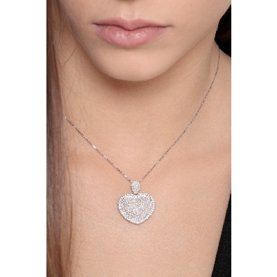 White gold 18k necklace with heart pendant with diamonds pavé
