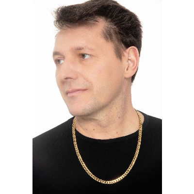 Cuban link chain in 18k yellow gold