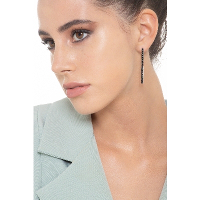 18k white gold burnished drop tennis bracelet with black round cut diamonds