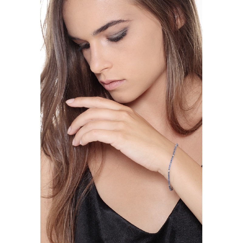 Tennis bracelet in white gold 750 with blue sapphires and diamonds Tennis bracelet in white gold 750 with blue sapphires and diamonds