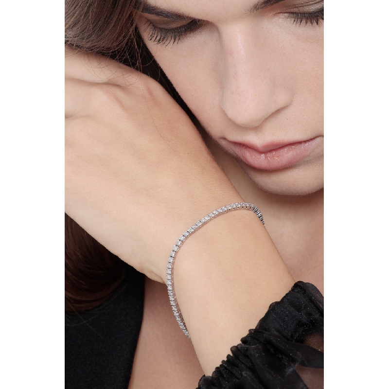 Wire tennis bracelet in white gold 18k with diamonds Wire tennis bracelet in white gold 18k with diamonds
