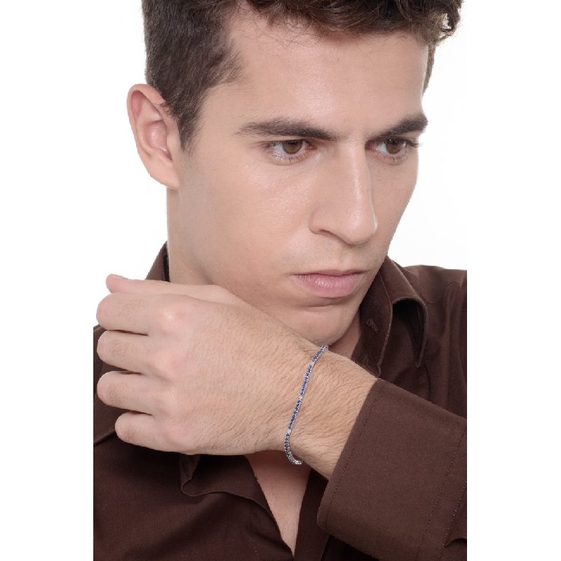 18k white gold tennis bracelet with blue sapphires and diamonds 18k white gold tennis bracelet with blue sapphires and diamonds