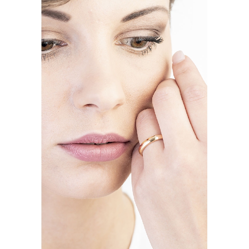 Comfort wedding ring in 18k yellow gold