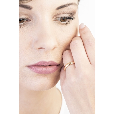 Comfort wedding ring in 18k yellow gold