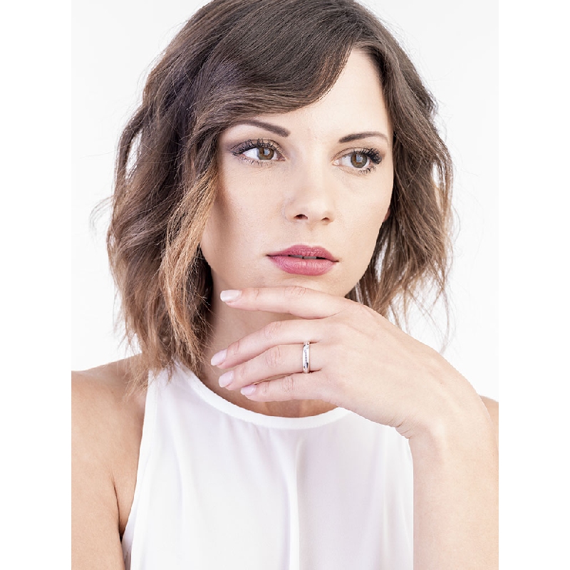 18k white gold comfortable wedding ring