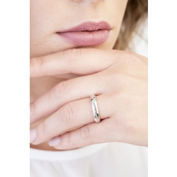 18k white gold comfortable wedding ring 2