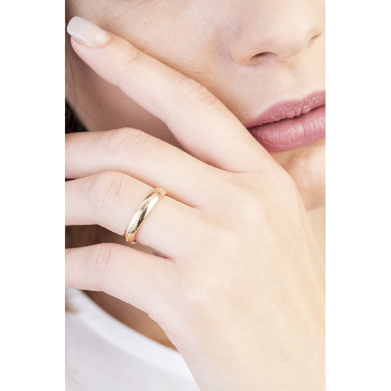 18k yellow gold comfortable wedding ring