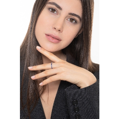 Blue sapphires eternity ring in 18kt white gold