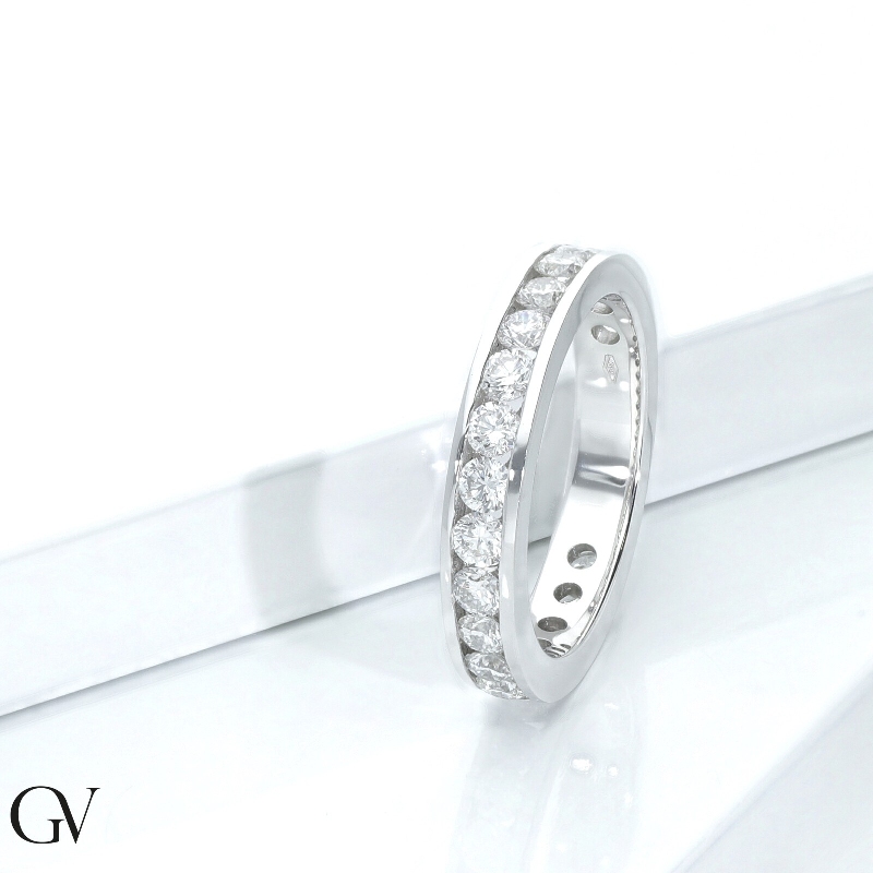Eternity ring in white gold 18k with diamonds, ct 0.07