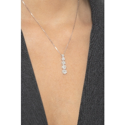 White gold 18k necklace with 5 flower diamonds illusion pendant 