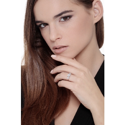 Illusion ring trilogy type with diamonds in white gold 18k