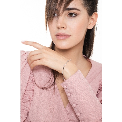 Alternate bracelet with diamonds