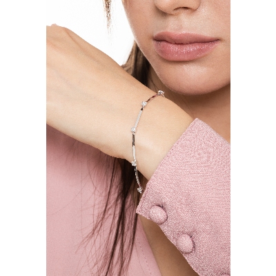 Alternate bracelet with diamonds