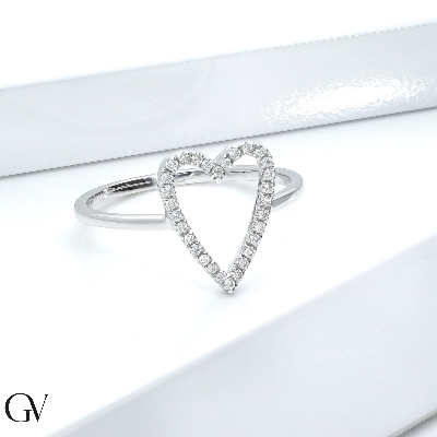 Ring with heart diamonds in white gold 18k