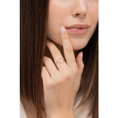 Ring with heart diamonds in white gold 18k