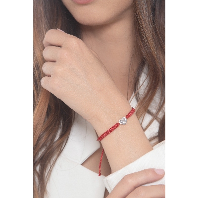 Red fabric cord bracelet with heart charm in white gold 18k and diamonds