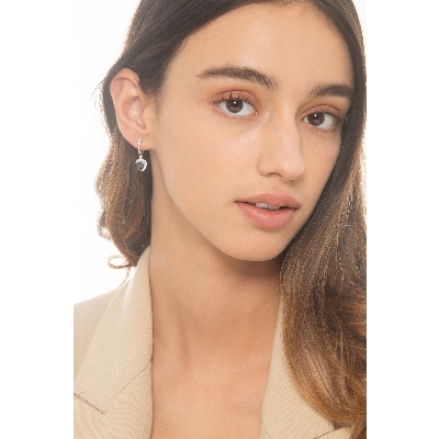 Earrings in white gold 18k with diamonds and blue sapphires heart cut, 6x6 mm