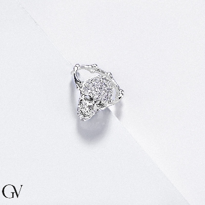 White gold 18k skull ring with white and black diamonds