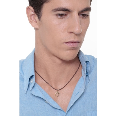 Horseshoe pendant in 18k yellow gold